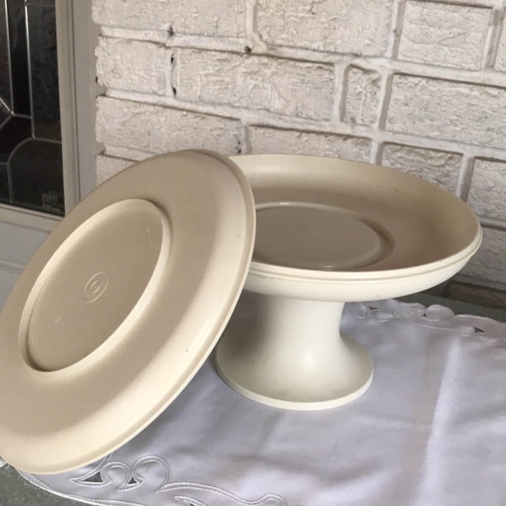 Tupperware Pedestal Cake Stand Pie Cupcake Cheesecake server carrier